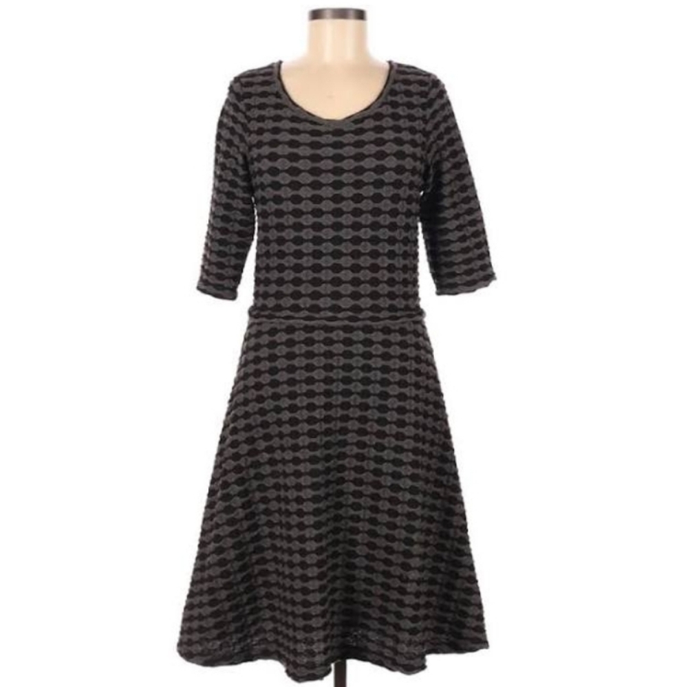 Max edition 3/4 sleeve textured fit and flair dress